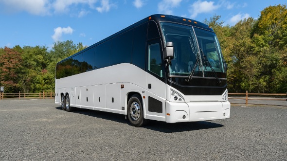 lombard vacation bus rentals for family trips